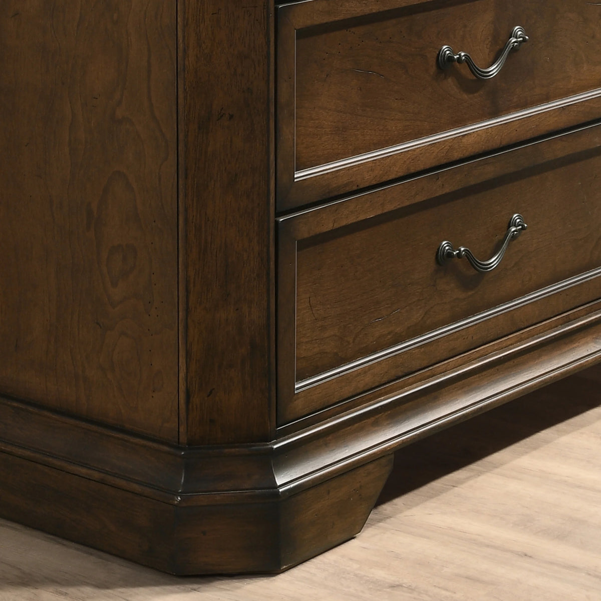 Antique Walnut Finish Wood 3-Drawer Nightstand L1738