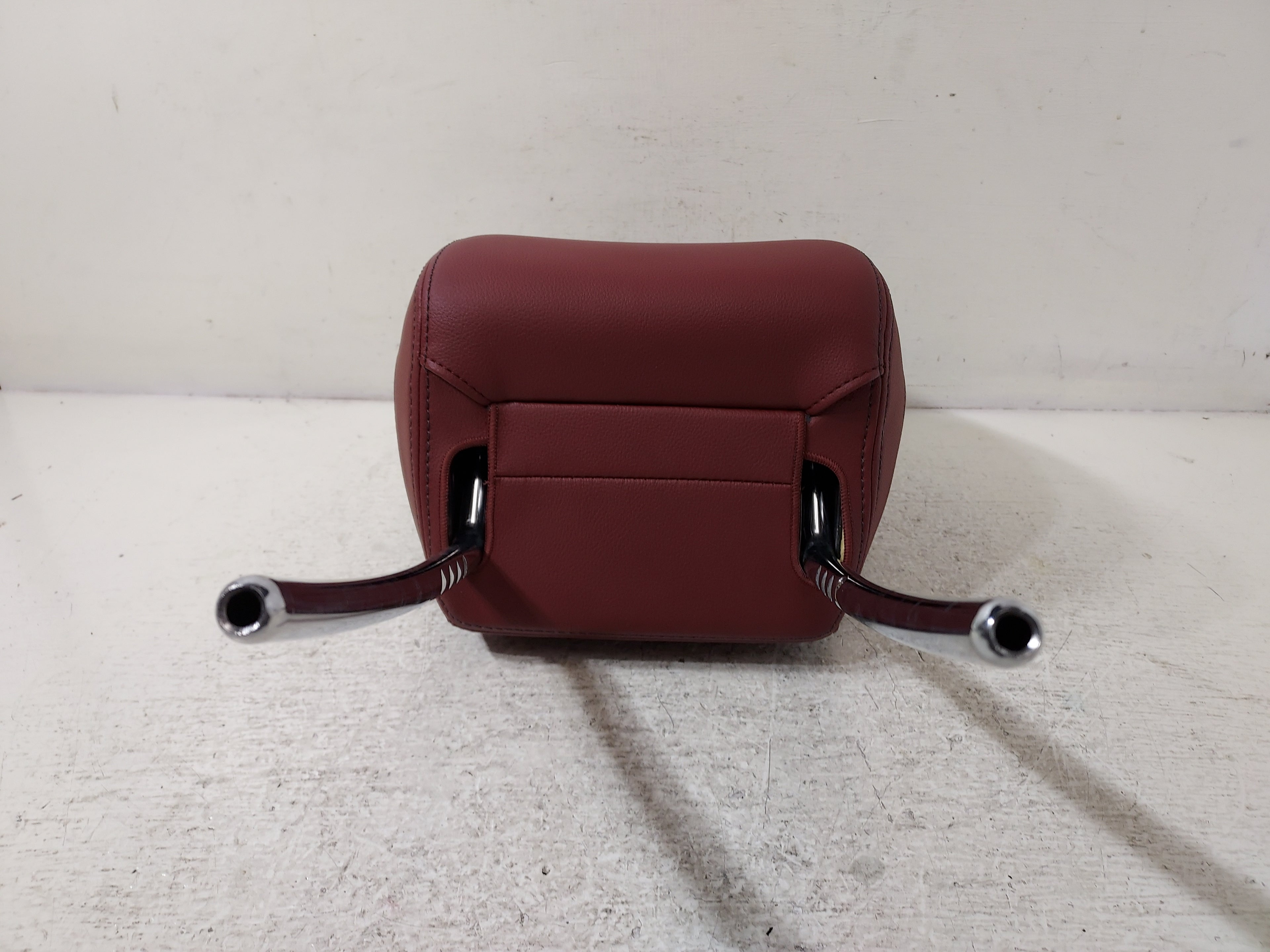 Pre-Owned BMW X3 Front Passenger Headrest D755