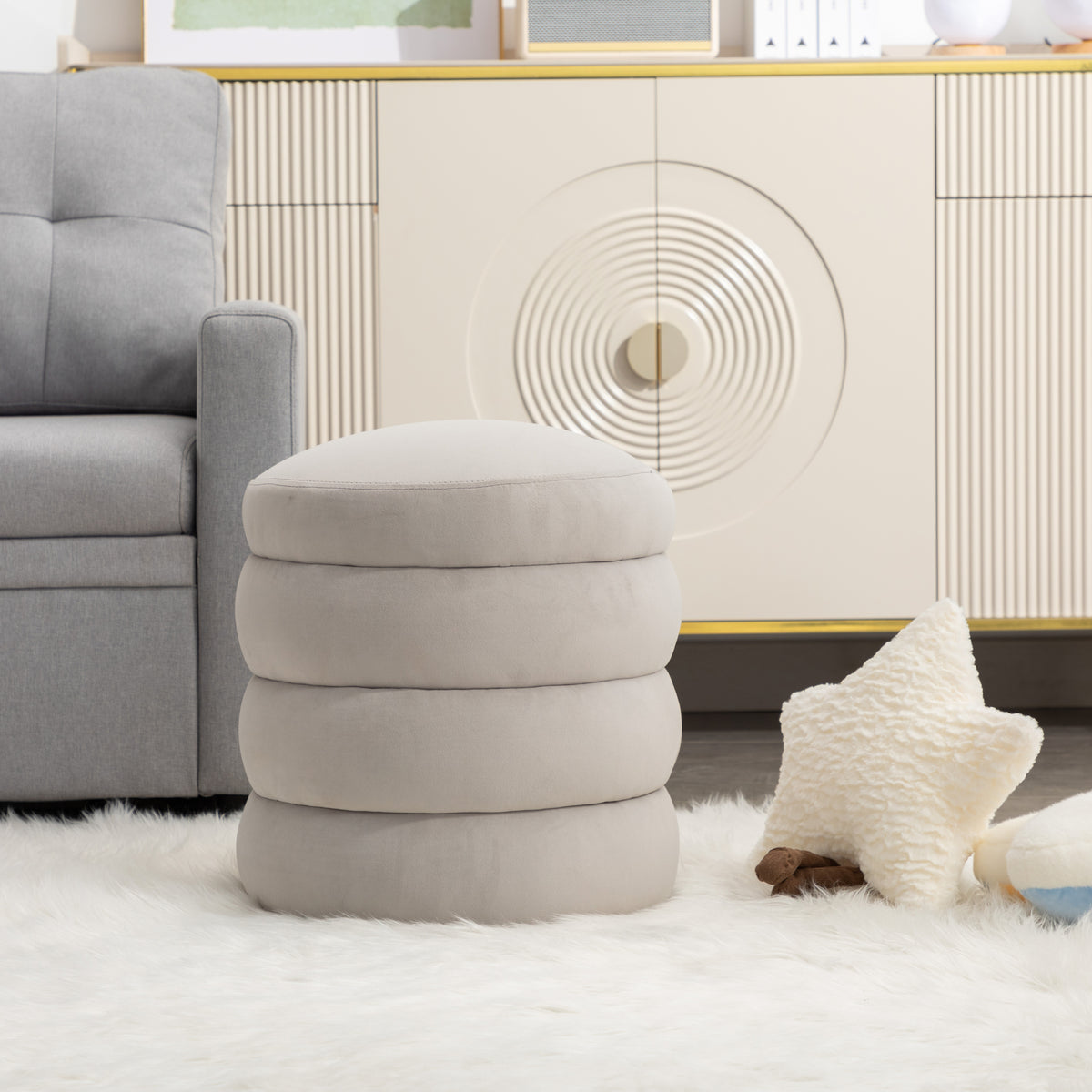 Gray Velvet Tufted Ottoman I10910