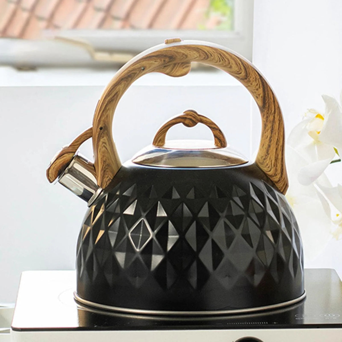 Black 3L Whistling Kettle L642299