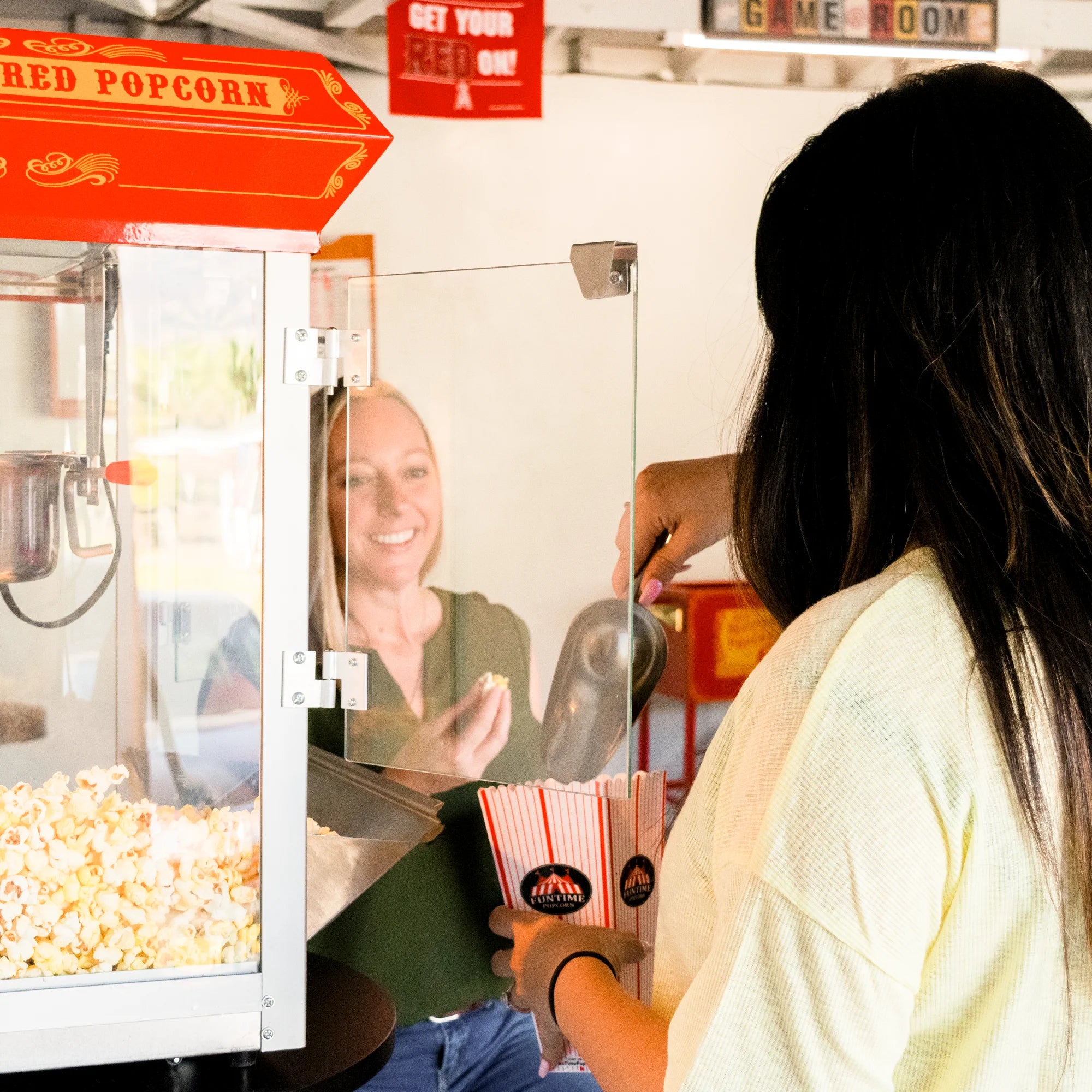 Red/Gold 8oz Popcorn Machine with Cart B15076