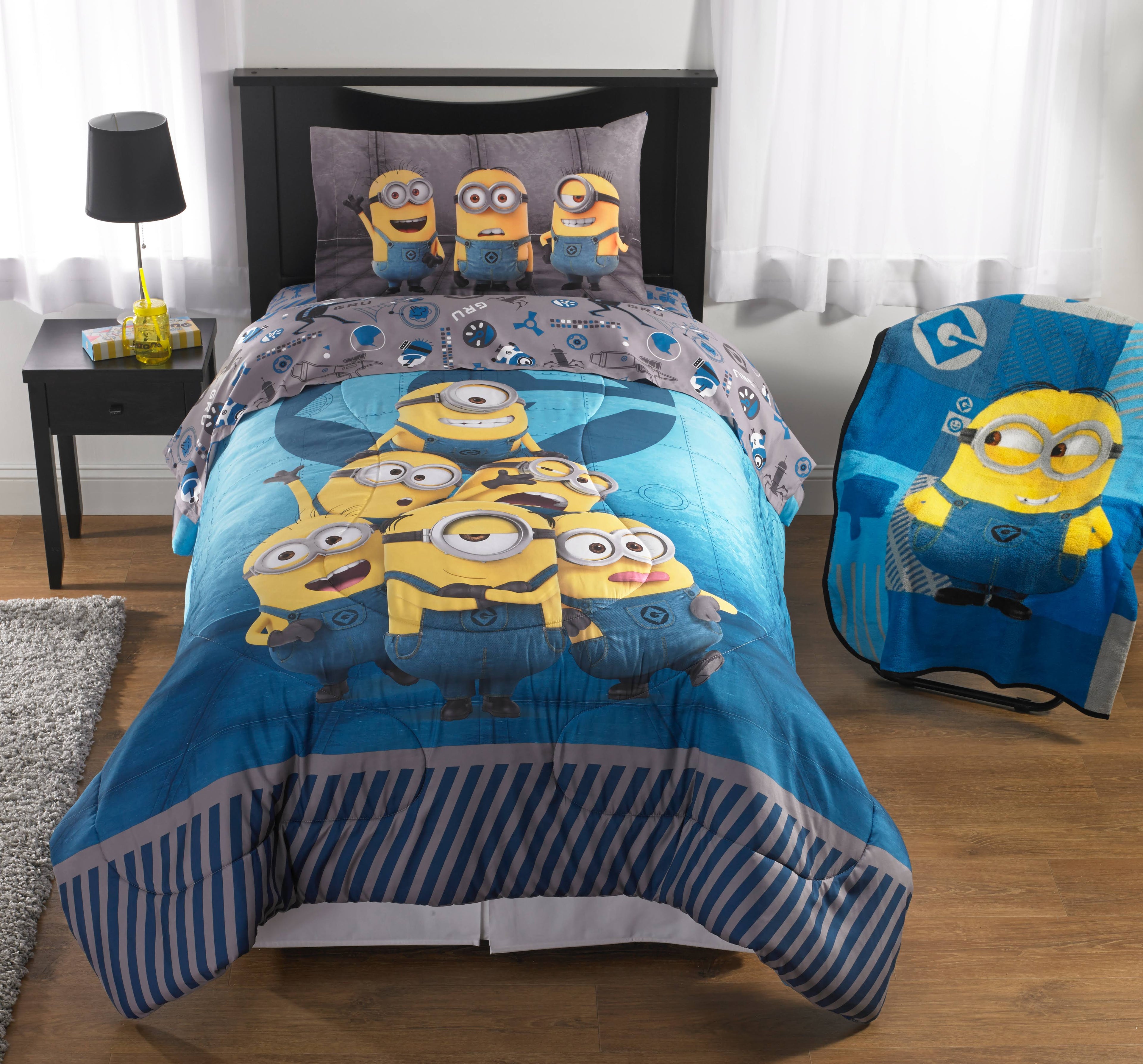 Blue Reversible Twin/Full Comforter Z663
